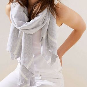 NWT Loft Travel Wrap, Gray Stripe OS